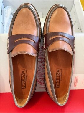 Women’s PIKOLINOS Size 36 (size 6) Two-Tone Tan Leather Penny Loafers